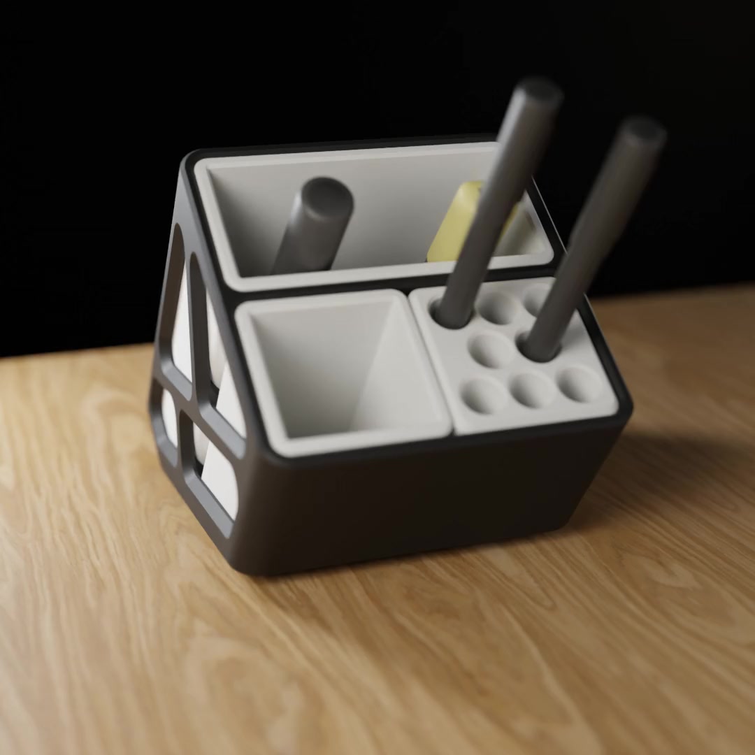 Organiseur modulaire iki garni sur un bureau en chêne